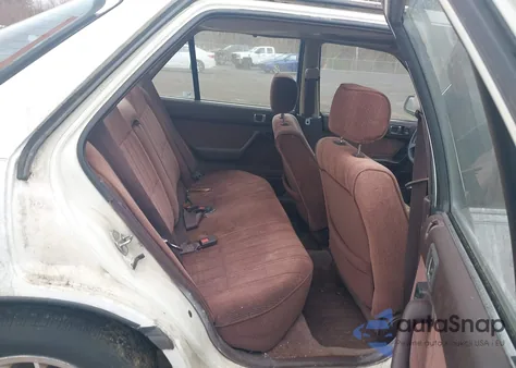 1989 Honda Accord Lxi из США, поврежденный, VIN JHMCA5648KC080519